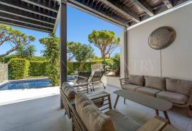 Vale do Lobo – 2+1-bedroom townhouse with pool and garage