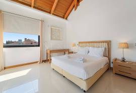 Vale do Lobo – 2+1-bedroom townhouse with pool and garage