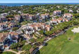 Vale do Lobo – 2+1-bedroom townhouse with pool and garage