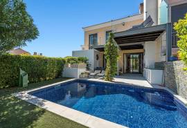 Vale do Lobo – 2+1-bedroom townhouse with pool and garage