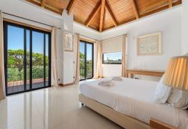 Vale do Lobo – 2+1-bedroom townhouse with pool and garage