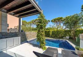 Vale do Lobo – 2+1-bedroom townhouse with pool and garage