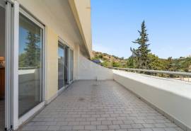 Albufeira – 2-bedroom apartment for long term rental