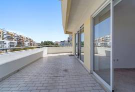 Albufeira – 2-bedroom apartment for long term rental