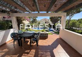 CORNER HOUSE (2 bedrooms + 1) ON A CLOSE ENDED STREET, 500 METRES FROM THE BEACH