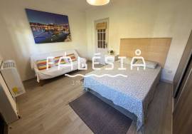 CORNER HOUSE (2 bedrooms + 1) ON A CLOSE ENDED STREET, 500 METRES FROM THE BEACH