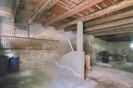 Stone Barn Of 90 M2 Onto Two Levels In The Centre Of An Historical Village. Stone Barn Of 90 M2 Onto Two Levels In The Centre Of An Historical Village.