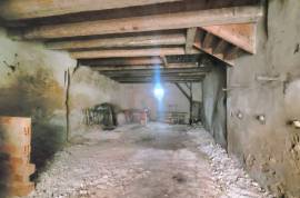 Stone Barn Of 90 M2 Onto Two Levels In The Centre Of An Historical Village. Stone Barn Of 90 M2 Onto Two Levels In The Centre Of An Historical Village.