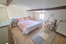Charming Apartment Offering 75 M2 Of Living Space And A Lovely Terrace With Unobstructed Views In A Pleasant And Authentic Environment.