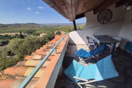 Charming Apartment Offering 75 M2 Of Living Space And A Lovely Terrace With Unobstructed Views In A Pleasant And Authentic Environment.