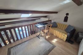 Charming Apartment Offering 75 M2 Of Living Space And A Lovely Terrace With Unobstructed Views In A Pleasant And Authentic Environment.