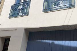Pretty Village House With Dining Room/kitchen, Lounge, 2 En Suite Bedrooms Plus Independent Studio, Garage And Beautiful Courtyard.