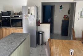 Pretty Village House With Dining Room/kitchen, Lounge, 2 En Suite Bedrooms Plus Independent Studio, Garage And Beautiful Courtyard.