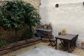 Pretty Village House With Dining Room/kitchen, Lounge, 2 En Suite Bedrooms Plus Independent Studio, Garage And Beautiful Courtyard.