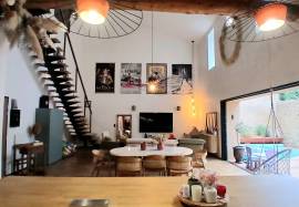 Former Barn Entirely Converted With 4 Bedrooms And A Private Courtyard With Pool. A Subtle Blend Of Character And Modernity