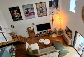Former Barn Entirely Converted With 4 Bedrooms And A Private Courtyard With Pool. A Subtle Blend Of Character And Modernity