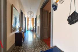 4 room, 119m2 Bourgeois style apartment for sale in Beziers - 199 500 € * 4 room, 119m2 Bourgeois style apartment for sale in Beziers - 199 500 € *