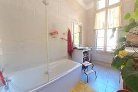 4 room, 119m2 Bourgeois style apartment for sale in Beziers - 199 500 € * 4 room, 119m2 Bourgeois style apartment for sale in Beziers - 199 500 € *