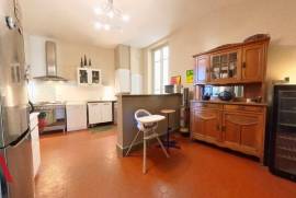 4 room, 119m2 Bourgeois style apartment for sale in Beziers - 199 500 € * 4 room, 119m2 Bourgeois style apartment for sale in Beziers - 199 500 € *