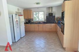 5 room, 171m2 Villa for sale in Laroque des alberes - 625 000 € * 5 room, 171m2 Villa for sale in Laroque des alberes - 625 000 € *