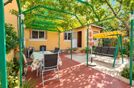 listing listing