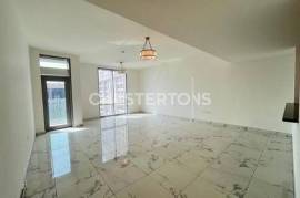 Contemporary | Luxury Living | Prime Location
