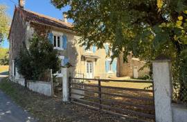2 Independent Properties Offering Versatility And Business Potential - €199,950