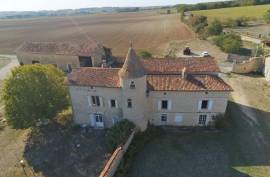 A Magnificent Logis with Great Potential And Habitable Property - €244680