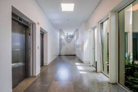 T1+1 with Mezzanine, 4m Ceiling and Rooftop in Santos | For Refurbishment / Investment T1+1 with Mezzanine, 4m Ceiling and Rooftop in Santos | For Refurbishment / Investment