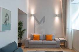T1+1 with Mezzanine, 4m Ceiling and Rooftop in Santos | For Refurbishment / Investment T1+1 with Mezzanine, 4m Ceiling and Rooftop in Santos | For Refurbishment / Investment