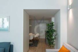 T1+1 with Mezzanine, 4m Ceiling and Rooftop in Santos | For Refurbishment / Investment T1+1 with Mezzanine, 4m Ceiling and Rooftop in Santos | For Refurbishment / Investment