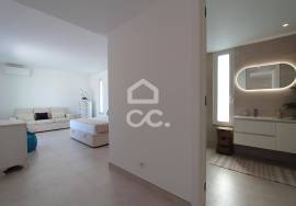 Contemporary 3 bedroom villa with swimming pool in the center of Armação de Pêra and 400 meters from the beach! Contemporary 3 bedroom villa with swimming pool in the center of Armação de Pêra and 400 meters from the beach!