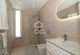 Contemporary 3 bedroom villa with swimming pool in the center of Armação de Pêra and 400 meters from the beach! Contemporary 3 bedroom villa with swimming pool in the center of Armação de Pêra and 400 meters from the beach!