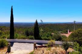 Farm with Sea Views, Abundant Water and Privacy — Rincovo Palmeira, Monchique