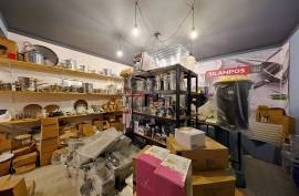 Rent Shop City Center with total area of 131m² (Ground floor of 66m² and Basement of 65m²) - Portimão Rent Shop City Center with total area of 131m² (Ground floor of 66m² and Basement of 65m²) - Portimão