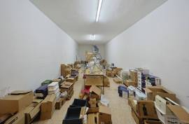 Rent Shop City Center with total area of 131m² (Ground floor of 66m² and Basement of 65m²) - Portimão Rent Shop City Center with total area of 131m² (Ground floor of 66m² and Basement of 65m²) - Portimão