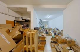 Rent Shop City Center with total area of 131m² (Ground floor of 66m² and Basement of 65m²) - Portimão Rent Shop City Center with total area of 131m² (Ground floor of 66m² and Basement of 65m²) - Portimão