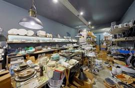 Rent Shop City Center with total area of 131m² (Ground floor of 66m² and Basement of 65m²) - Portimão Rent Shop City Center with total area of 131m² (Ground floor of 66m² and Basement of 65m²) - Portimão