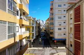 Rent Shop City Center with total area of 131m² (Ground floor of 66m² and Basement of 65m²) - Portimão Rent Shop City Center with total area of 131m² (Ground floor of 66m² and Basement of 65m²) - Portimão