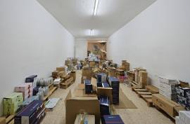 Rent Shop City Center with total area of 131m² (Ground floor of 66m² and Basement of 65m²) - Portimão Rent Shop City Center with total area of 131m² (Ground floor of 66m² and Basement of 65m²) - Portimão
