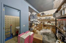 Rent Shop City Center with total area of 131m² (Ground floor of 66m² and Basement of 65m²) - Portimão Rent Shop City Center with total area of 131m² (Ground floor of 66m² and Basement of 65m²) - Portimão