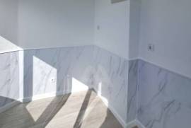 Apartamento T2 remodelado com duas casas de banho e vista mar Apartamento T2 remodelado com duas casas de banho e vista mar