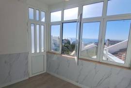 Apartamento T2 remodelado com duas casas de banho e vista mar Apartamento T2 remodelado com duas casas de banho e vista mar