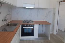 Apartamento T2 remodelado com duas casas de banho e vista mar Apartamento T2 remodelado com duas casas de banho e vista mar