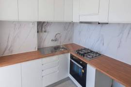 Apartamento T2 remodelado com duas casas de banho e vista mar Apartamento T2 remodelado com duas casas de banho e vista mar