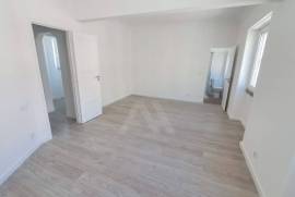 Apartamento T2 remodelado com duas casas de banho e vista mar Apartamento T2 remodelado com duas casas de banho e vista mar