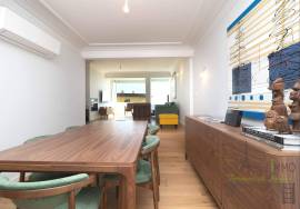Renovated house with large outdoor space, terrace and sea view in Parede