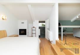 Renovated house with large outdoor space, terrace and sea view in Parede