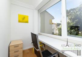 Renovated house with large outdoor space, terrace and sea view in Parede