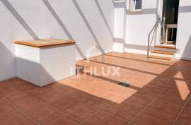 Two-story house with patio and garage in Puebla de la Calzada · 4 bedrooms · 3 bathrooms